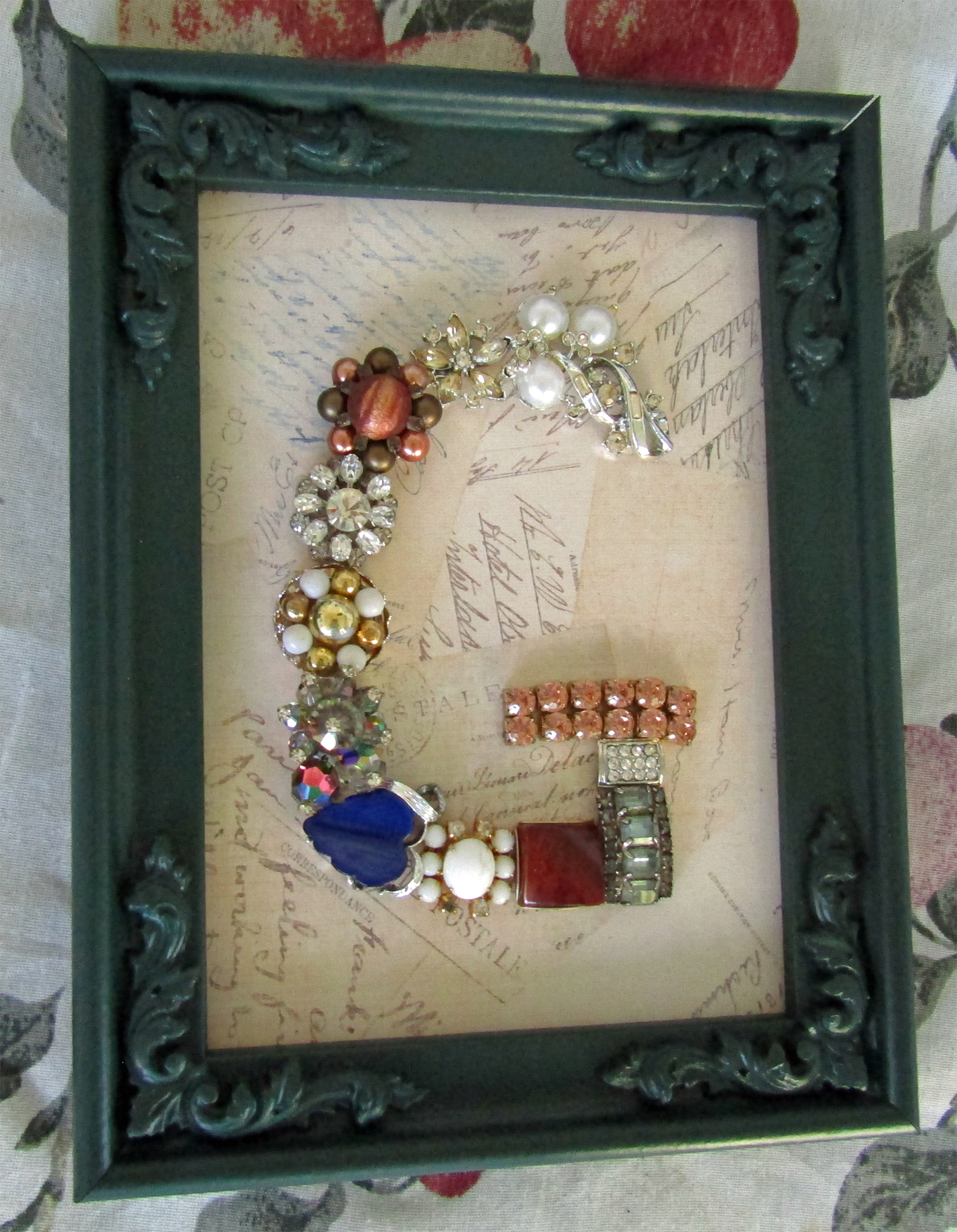 Framed Jewelry Art Letter G - Image 4