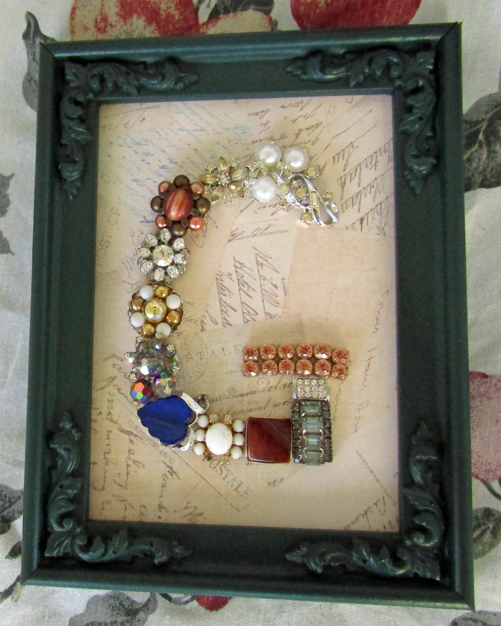 Framed Jewelry Art Letter G - Image 3